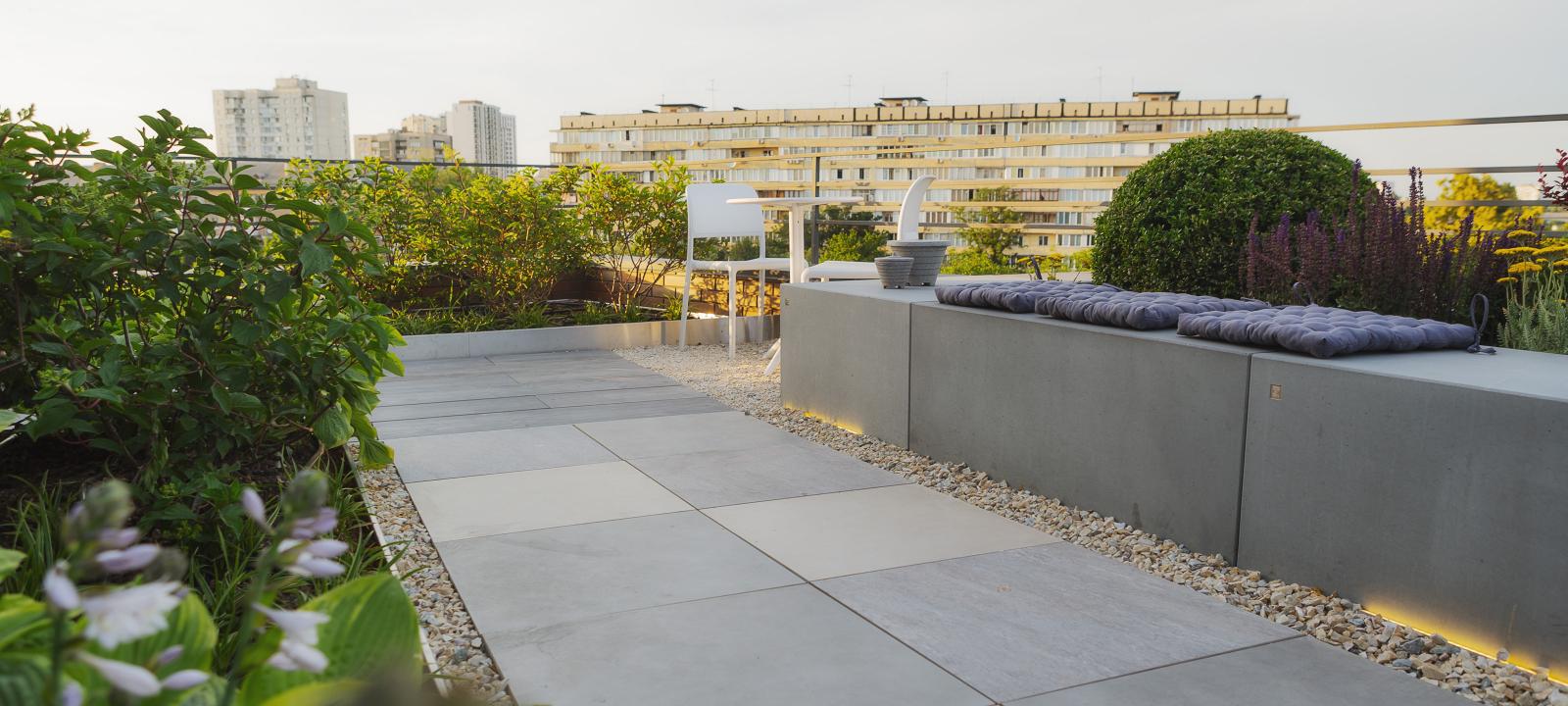 Roof garden with walkways and sitting walls